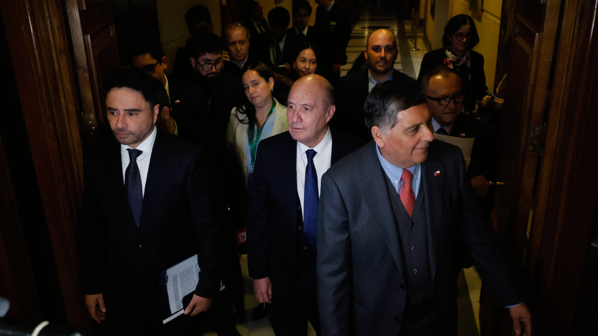 Gobierno posterga votación de megarreforma tras falta de quórum en Senado