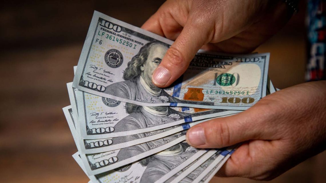 Dólar blue sube a $1.560: análisis de su tendencia alcista en julio