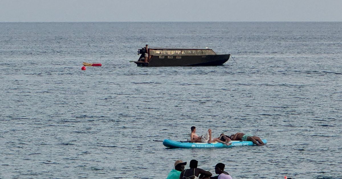 Un barco solar recorre 6.000 km sin combustible en la costa de Granada