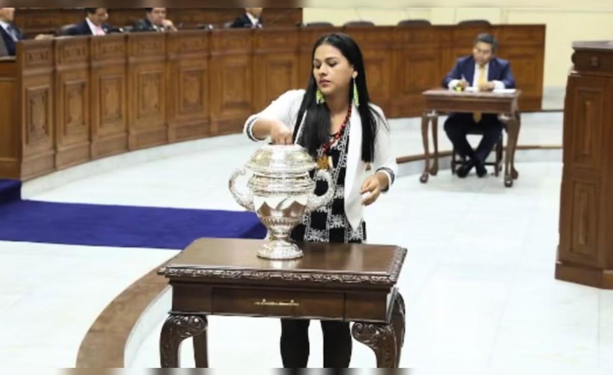 Silvana Robles suspendida en Juntos por el Perú tras no votar y enfrenta investigación