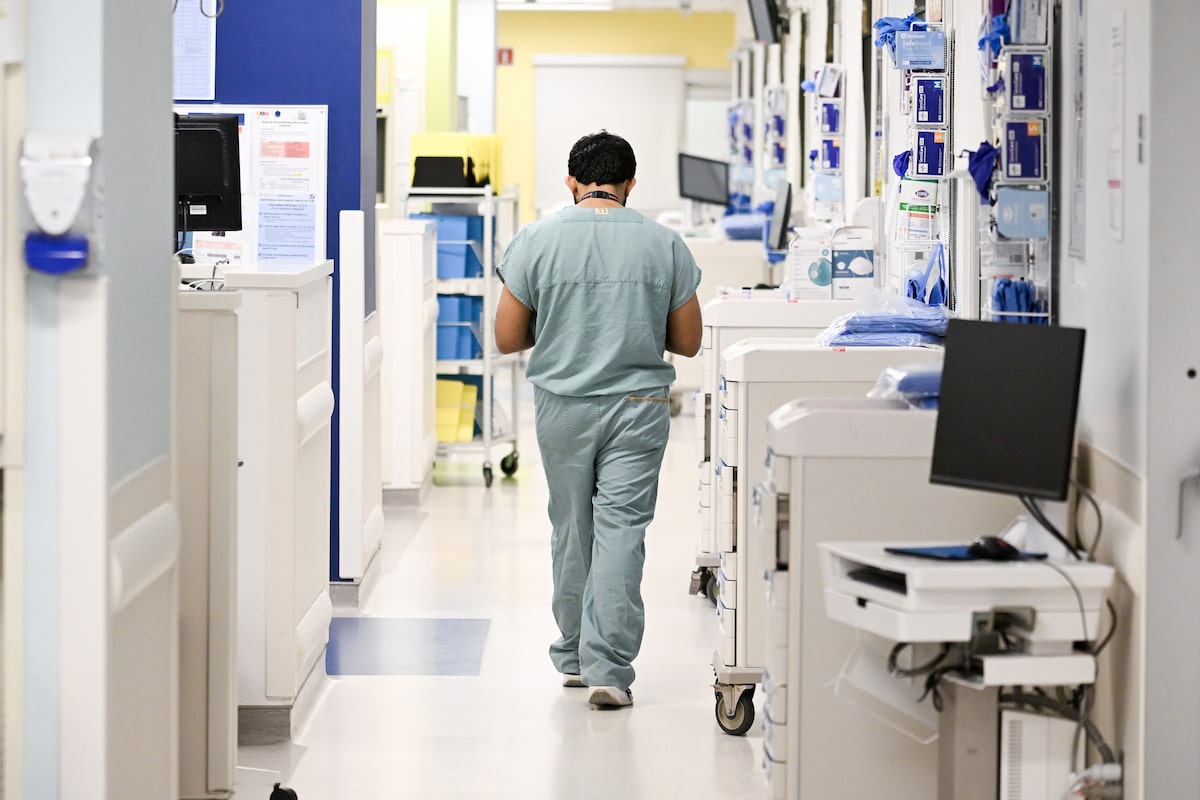 High Burnout Rates Among ER Doctors Lead to Staffing Concerns, Study Reveals