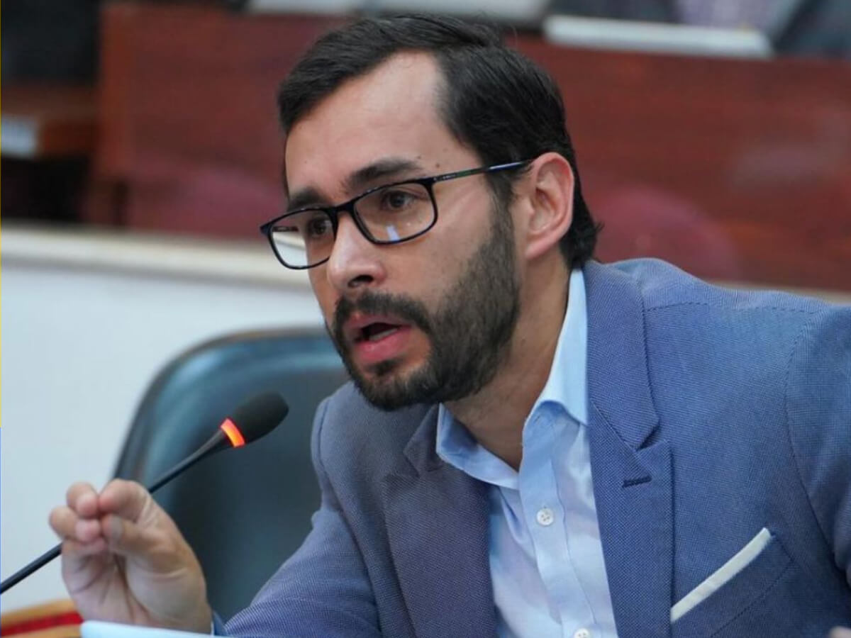 Centro Democrático y Partido Conservador designan candidatos para comisiones legislativas
