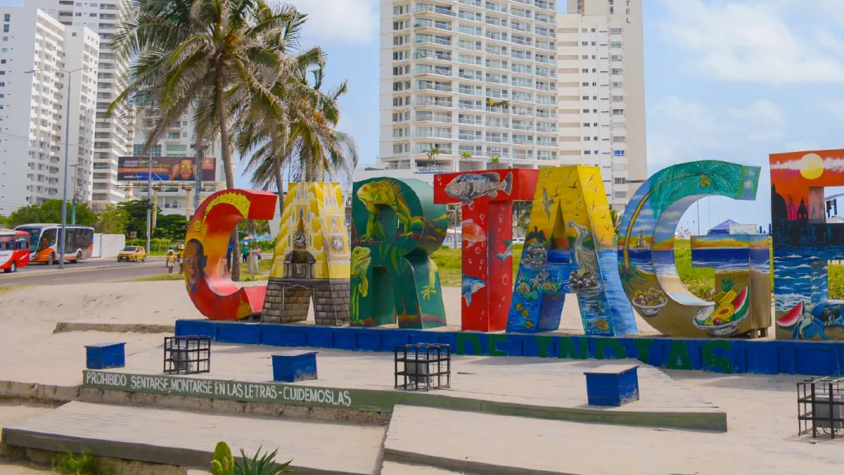 Cartagena logra avances en reducción de pobreza y educación, pero enfrenta desafíos demográficos