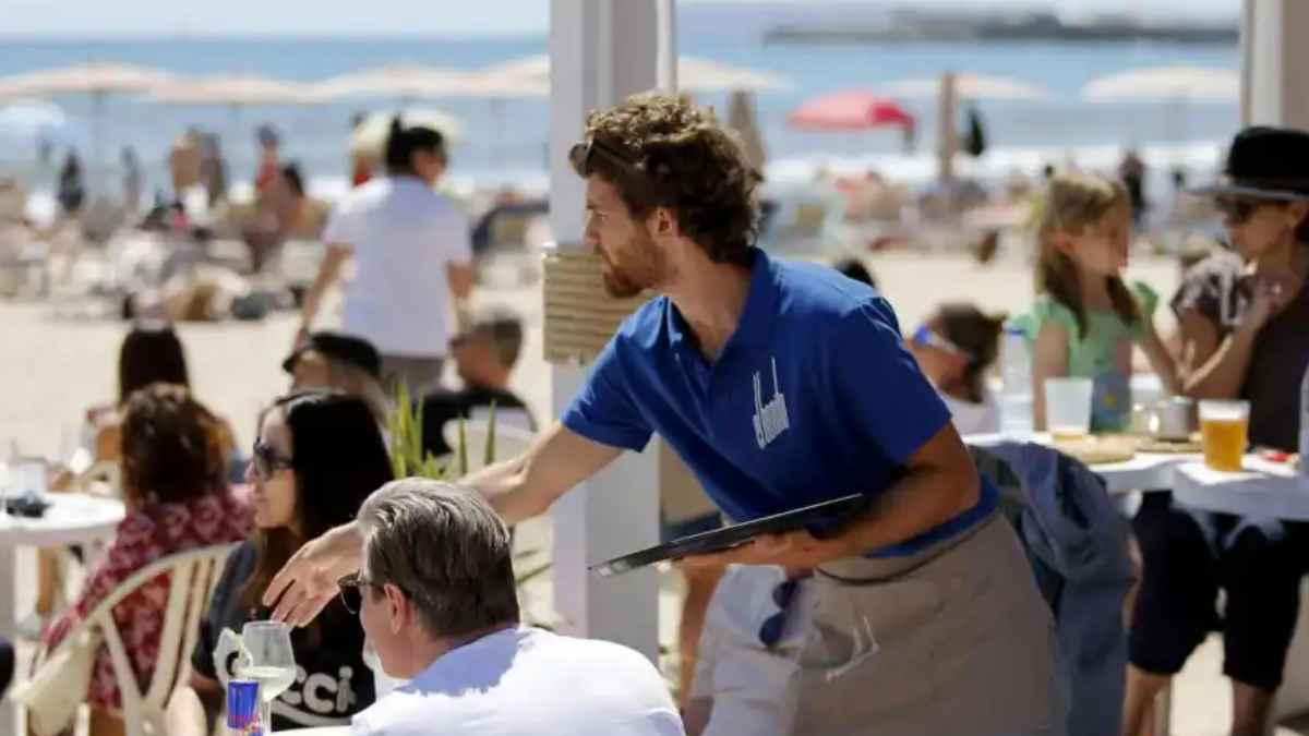 Conflicto laboral en la hostelería de Málaga: escasez de personal y demandas de mejora de condiciones