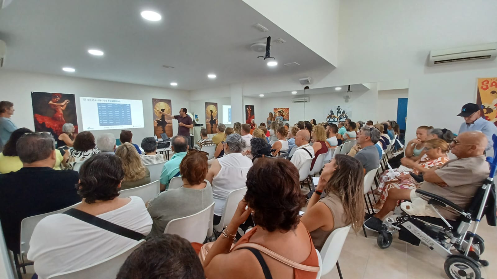 Aguas de Cádiz retira 135 toneladas de toallitas de la red de saneamiento