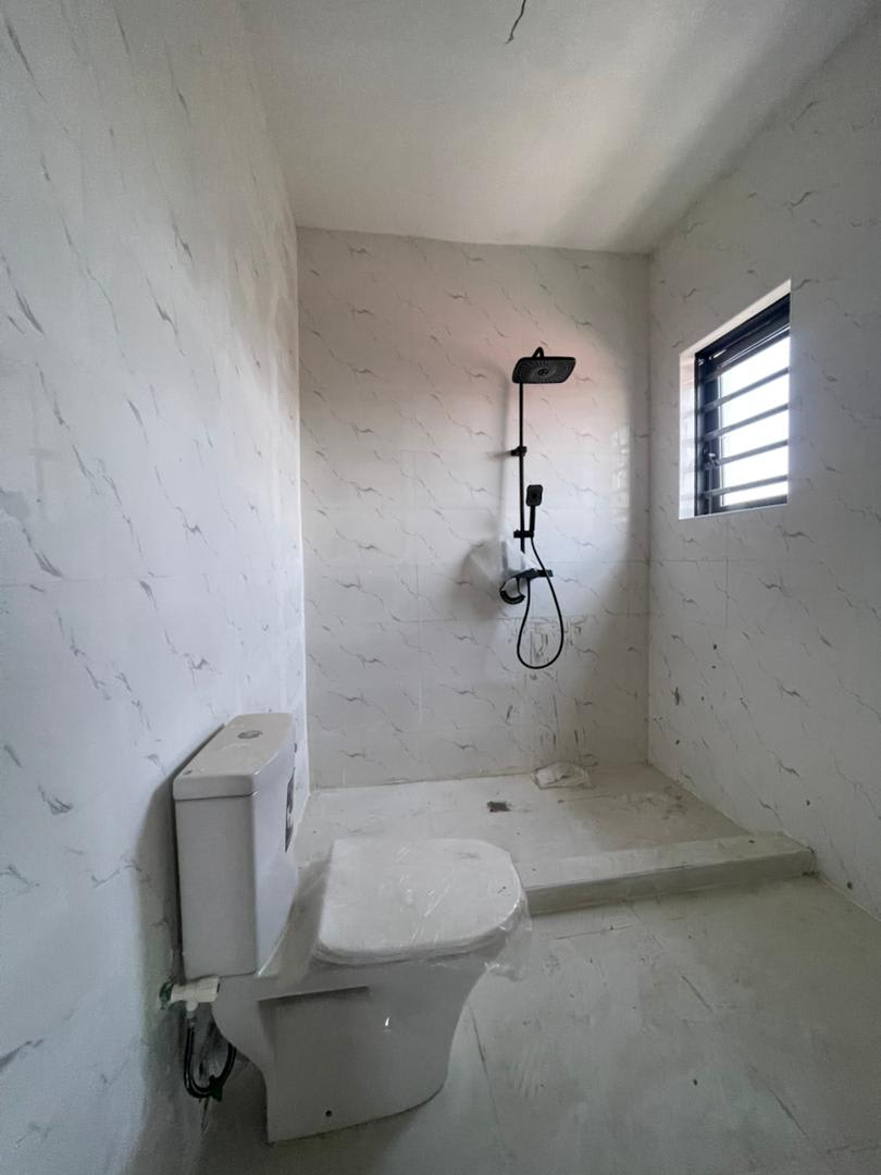 MODERN 3-BEDROOM APARTMENTS FOR SALE IN AJAH, LAGOS — photo 4
