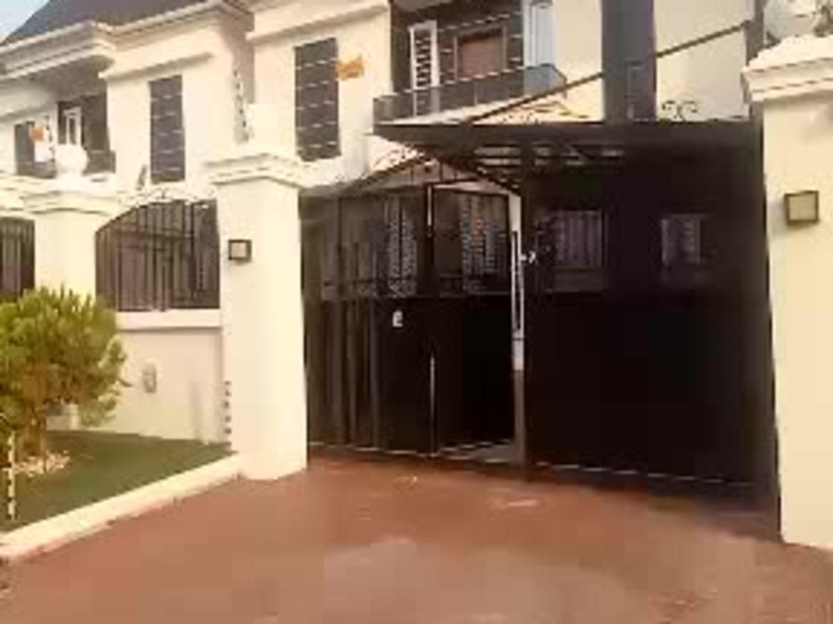 For Sale! 4 Bed Duplex with Generator in Lekki