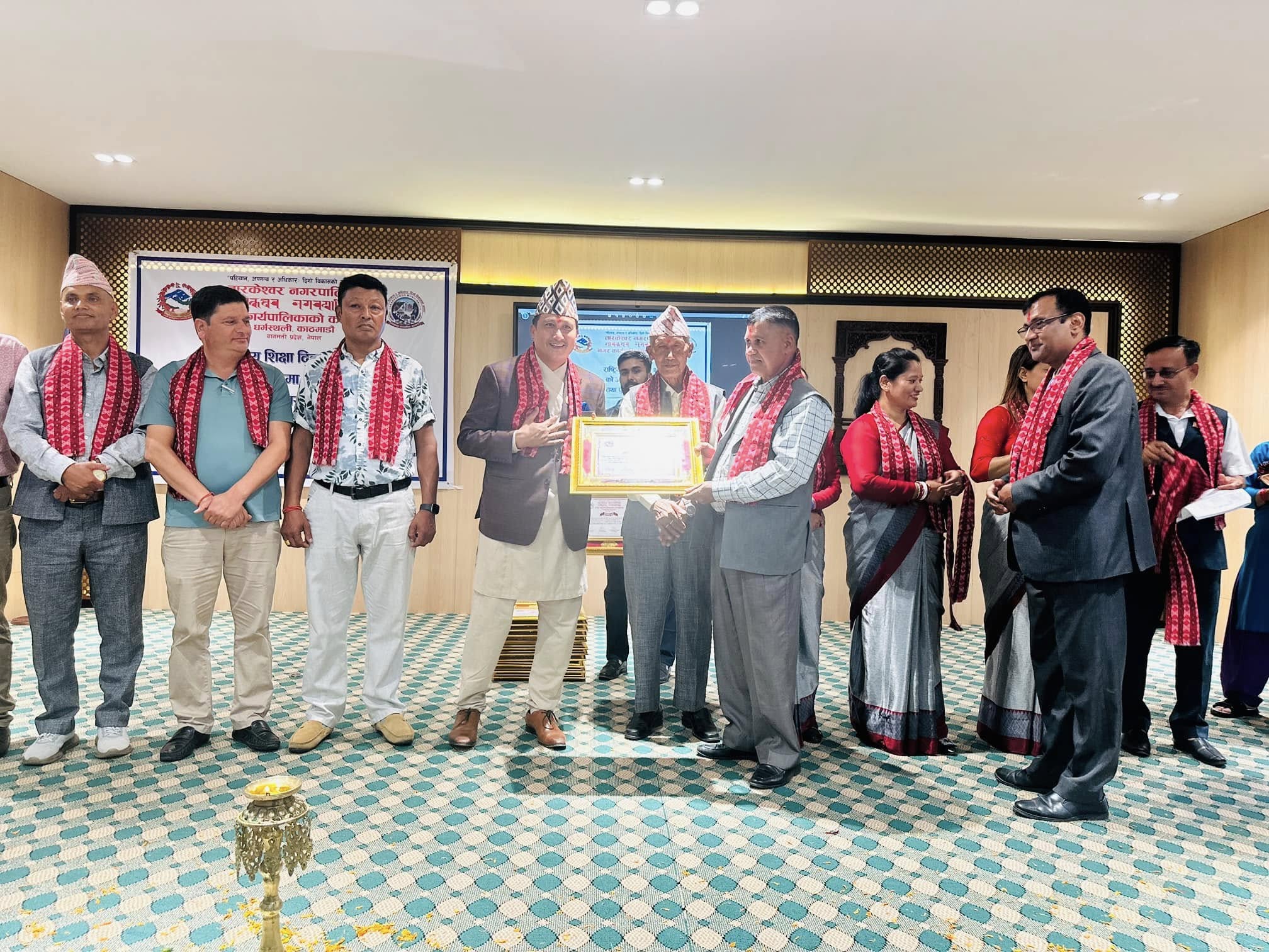 तारकेश्वर नगरपालिकाद्वारा  सम्मानित