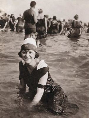 1920, Susan Saltzman