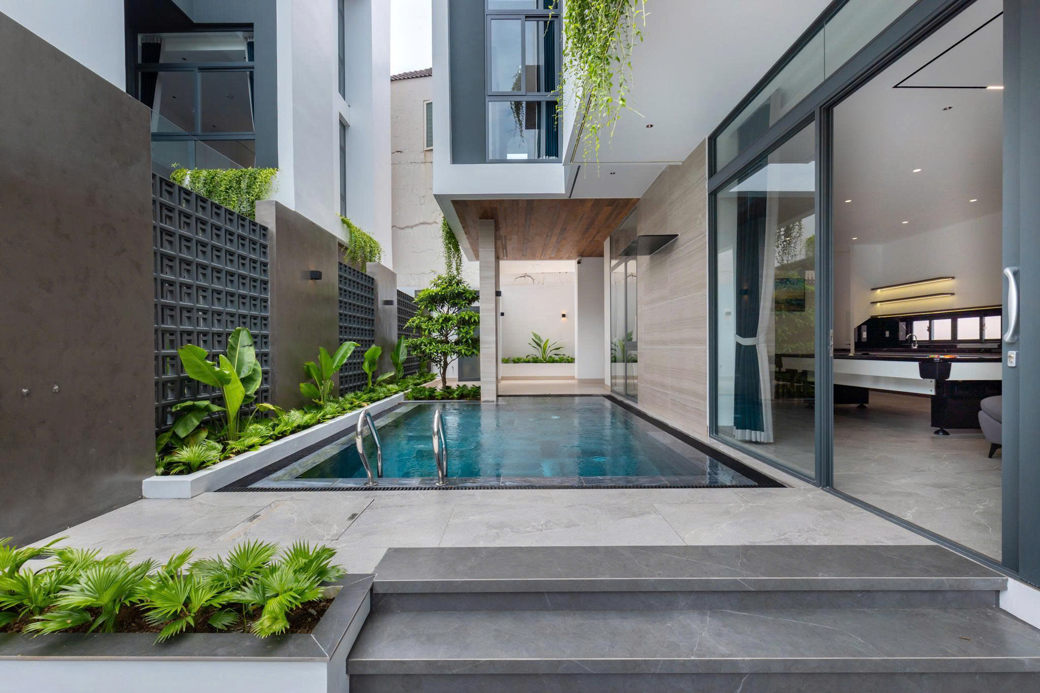 A2 Đặng Thùy Trâm 3