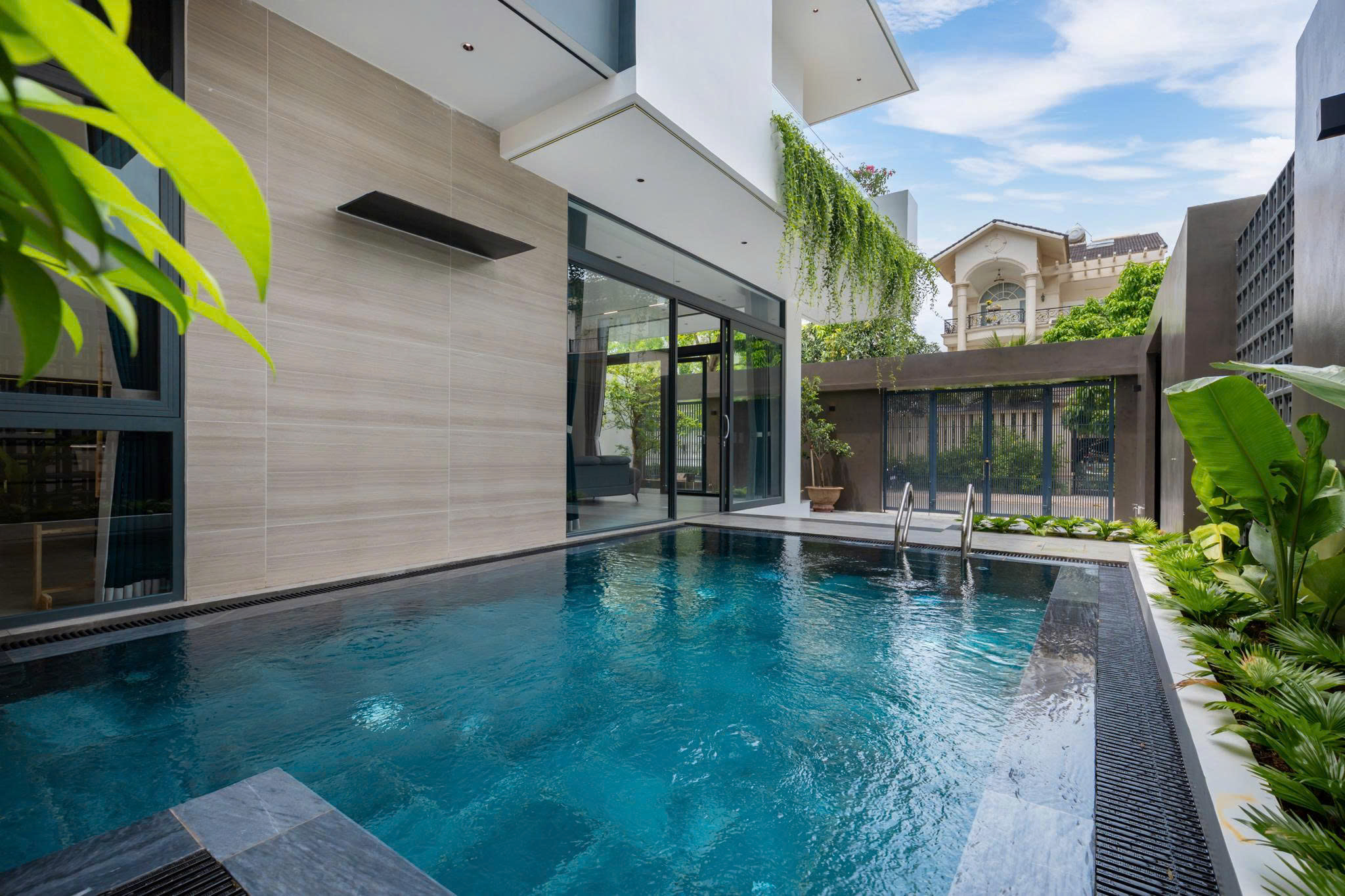 A2 Đặng Thùy Trâm 2