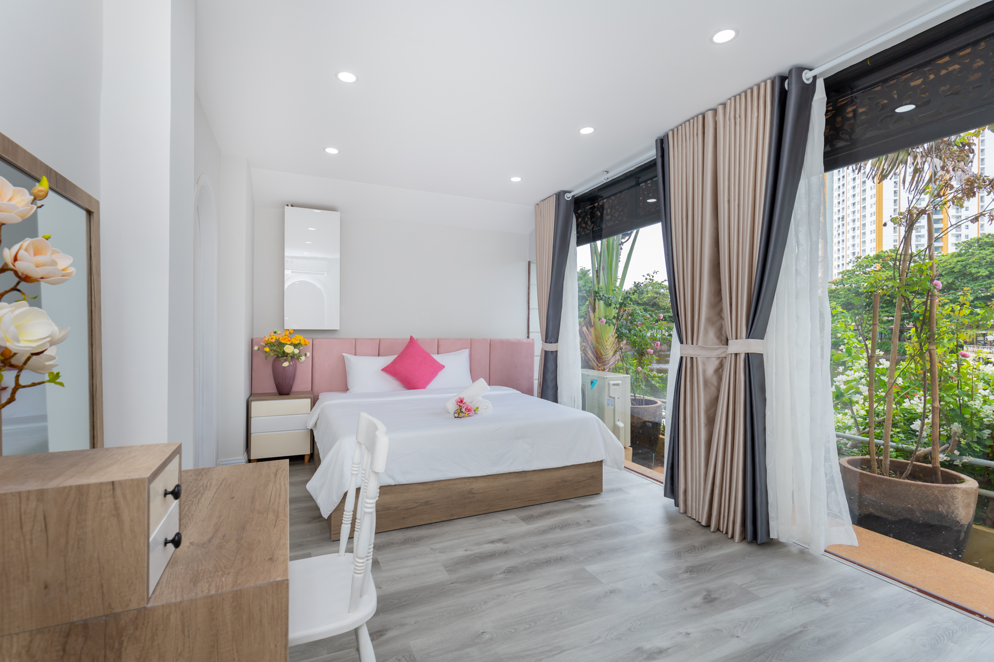 128 Hoàng Hoa Thám 3