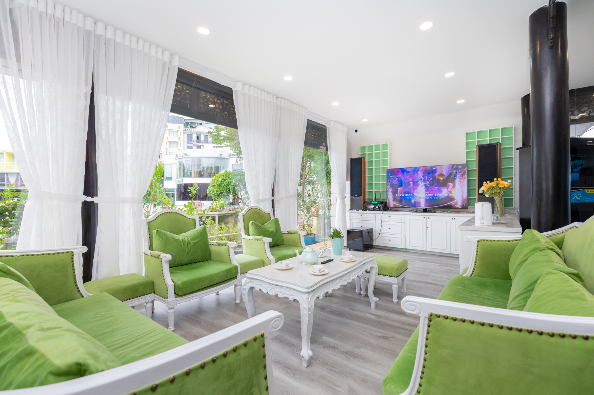 128 Hoàng Hoa Thám 4