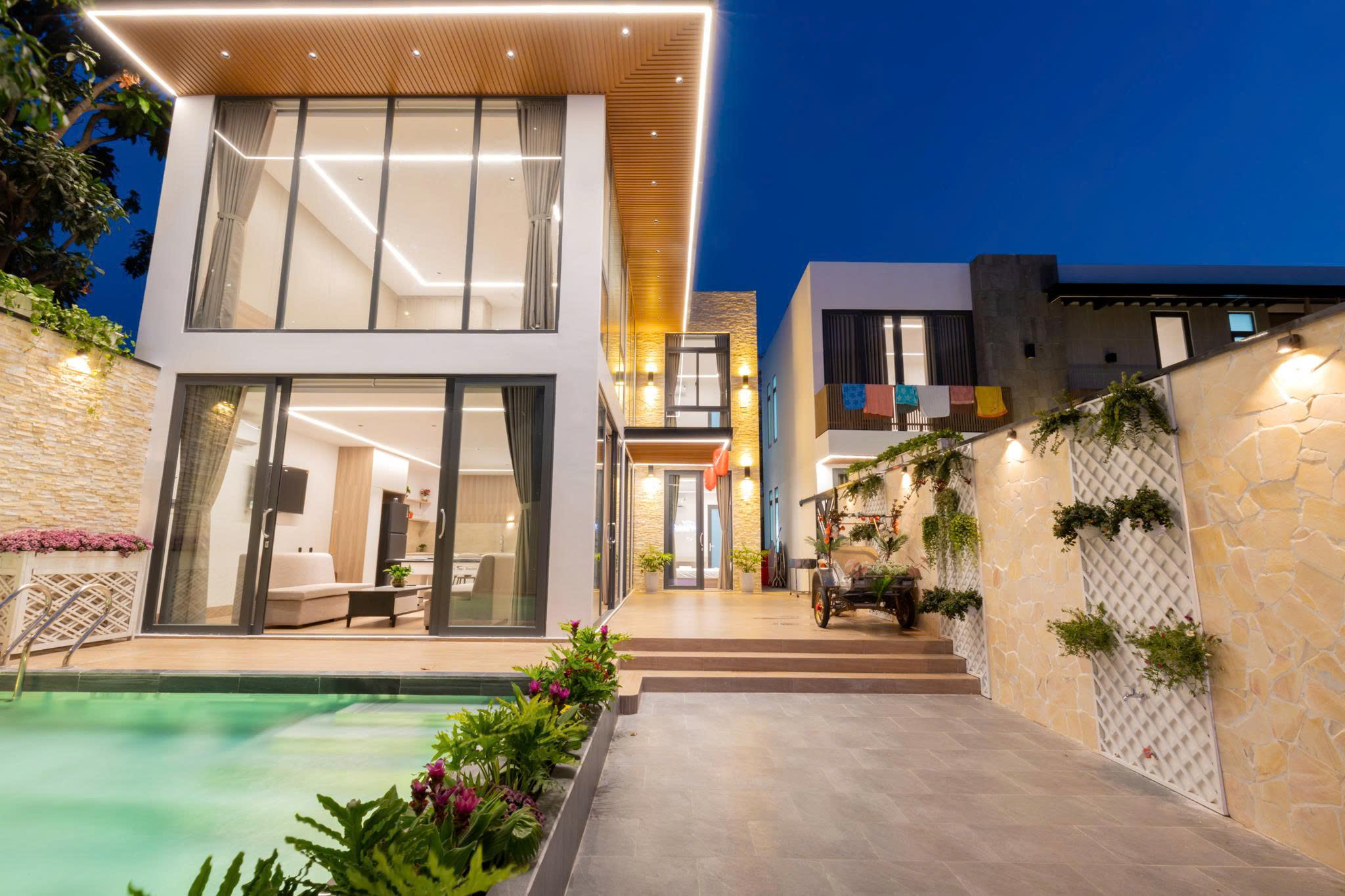 9 Nguyễn Hữu Tiến 4