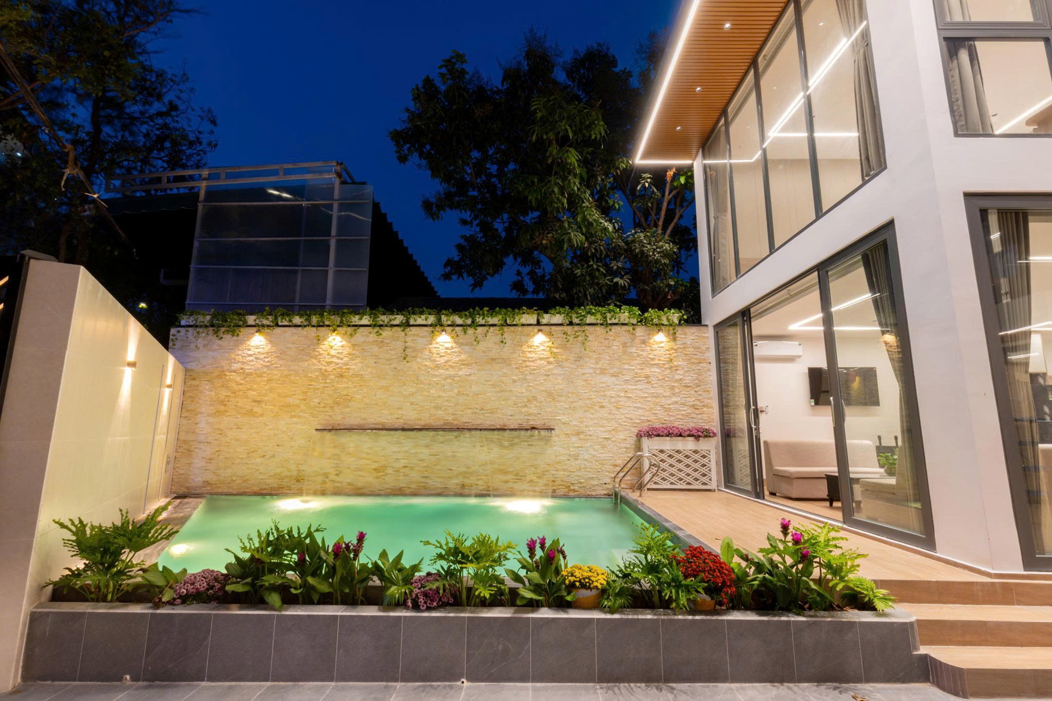 9 Nguyễn Hữu Tiến 3