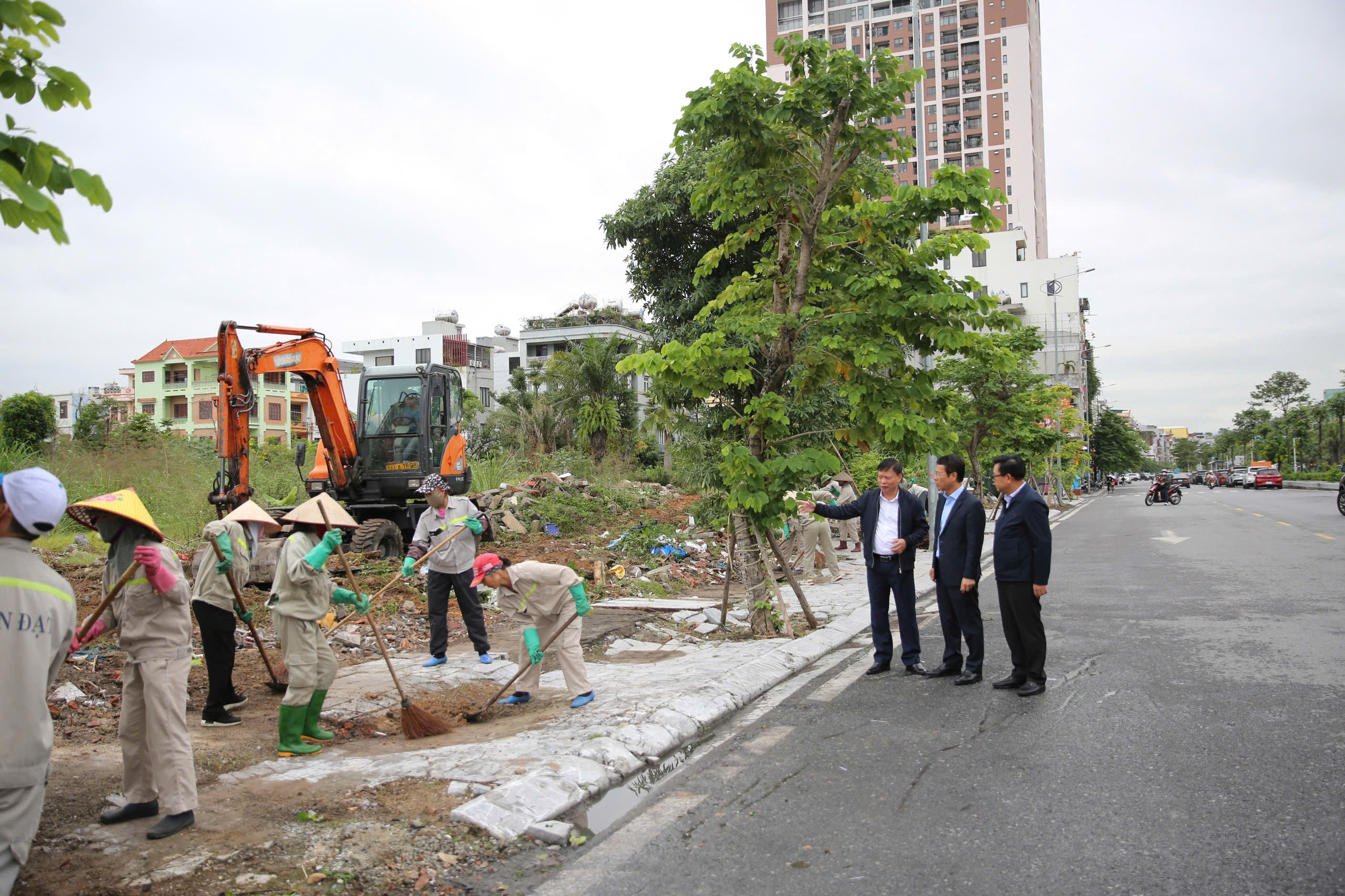 Sôi nổi Chiến dịch "100 ngày đêm" nâng cao chất lượng đô thị- Ảnh 6. Sôi nổi Chiến dịch "100 ngày đêm" nâng cao chất lượng đô thị- Ảnh 6.