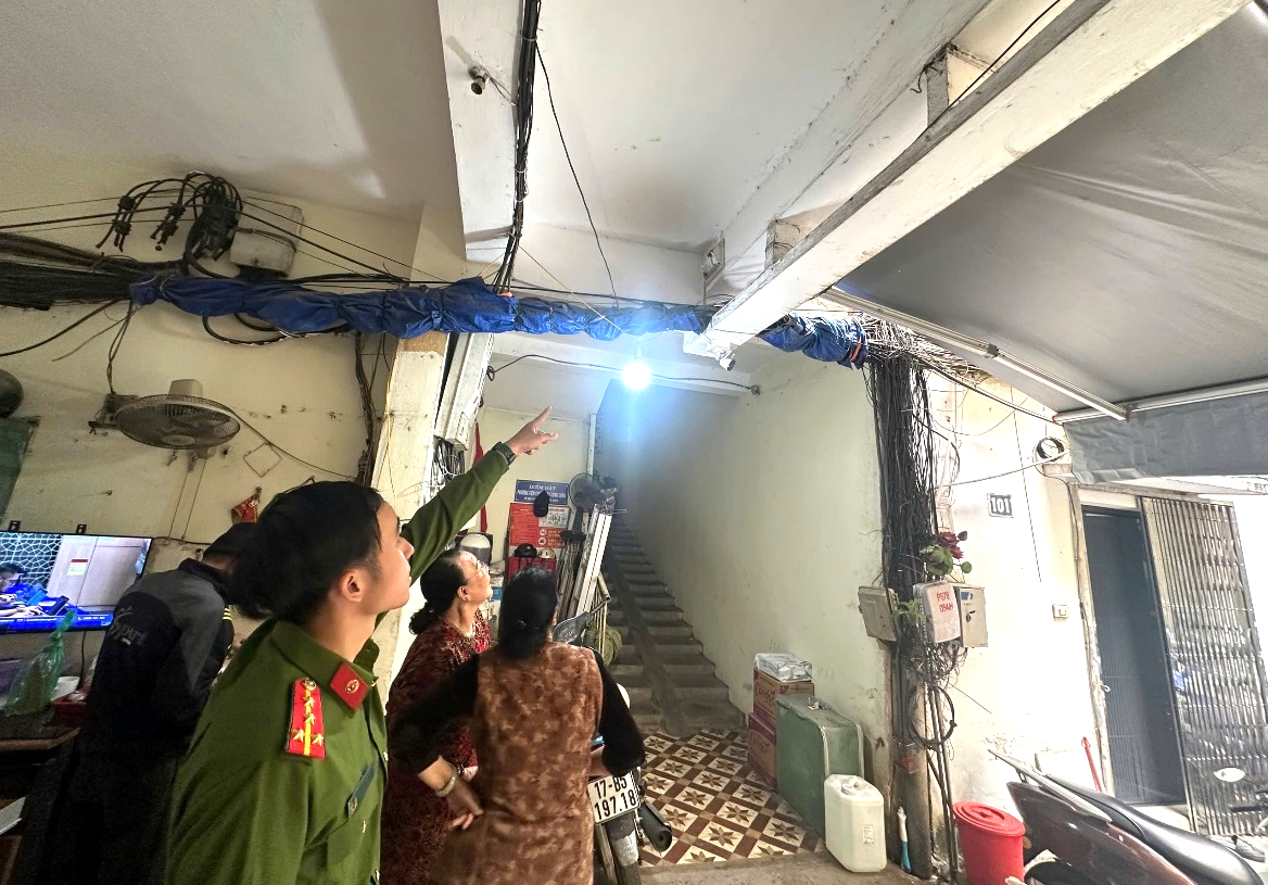 Hà Nội: Khuyến cáo người dân nâng cao ý thức đề phòng cháy nổ dịp cuối năm- Ảnh 1. Hà Nội: Khuyến cáo người dân nâng cao ý thức đề phòng cháy nổ dịp cuối năm- Ảnh 1.