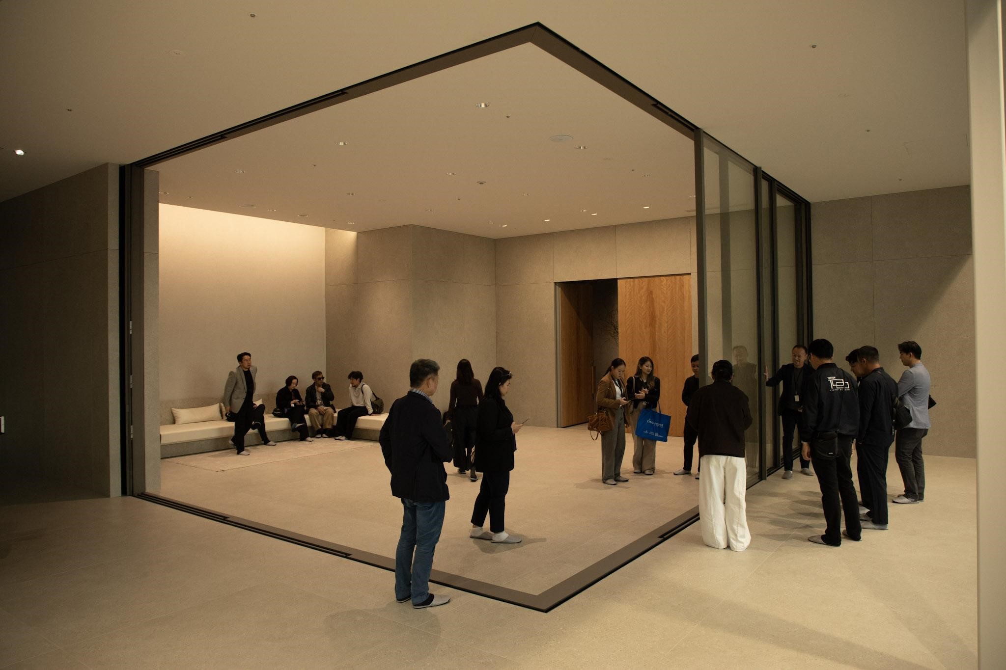 Các KTS tham quan showroom NODEA giới thiệu những sản phẩm đột phá và tiên tiến nhất của TOSTEM