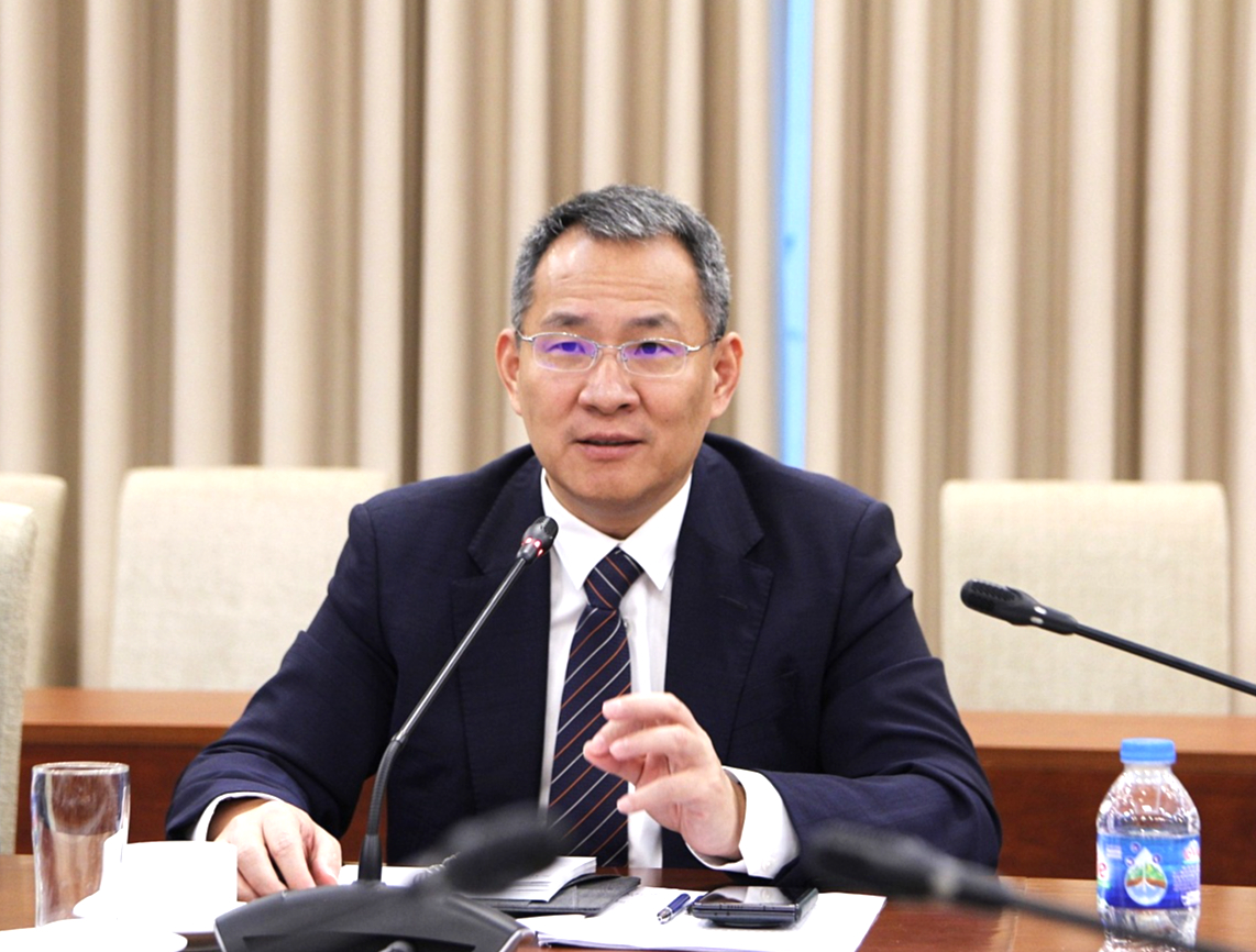 Bộ Xây dựng và Thâm Quyến tăng cường hợp tác phát triển đô thị thông minh- Ảnh 2. Ông Trương Hiểu Xuân, Chủ tịch Tập đoàn SZSC đã chia sẻ về các công nghệ hỗ trợ phát triển đô thị thông minh tại thành phố Thẩm Quyến.