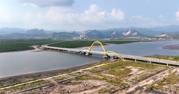 Quảng Ninh kiến tạo Trung tâm hành chính mới: Biểu tượng Vịnh Cửa Lục Quảng Ninh dự kiến xây dựng Trung tâm hành chính mới nằm ven vịnh Cửa Lục
