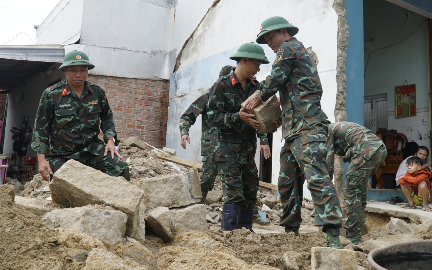 Gia Lai: Hơn 1.000 tỷ đồng xây dựng khẩn cấp 15 khu tái định cư khắc phục bão lũ- Ảnh 2. Gia Lai chi gần 1.200 tỷ đồng khắc phục hậu quả thiên tai