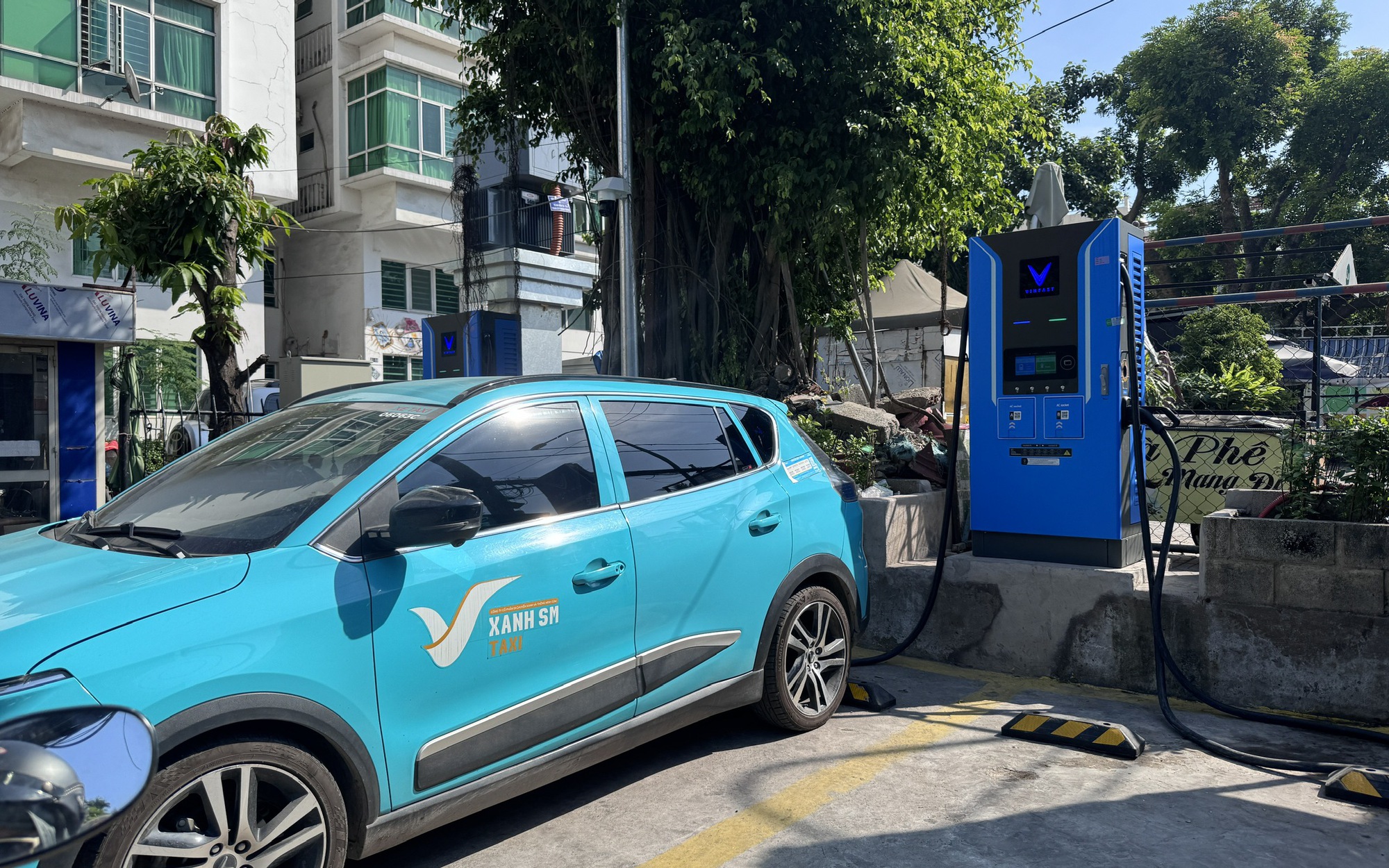 Chung cư HH Linh Đàm thông báo cấm xe điện: Hợp lý hay đi ngược chủ trương?- Ảnh 6. TP.HCM đề xuất bổ sung quy định về trạm sạc xe điện trong chung cư để ngăn tranh chấp