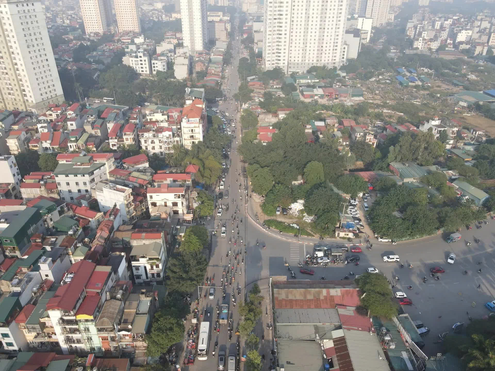 Chủ động tổ chức lại giao thông, Hà Nội “hạ nhiệt” các điểm nóng ùn tắc- Ảnh 1. Chủ động tổ chức lại giao thông, Hà Nội “hạ nhiệt” các điểm nóng ùn tắc- Ảnh 1.