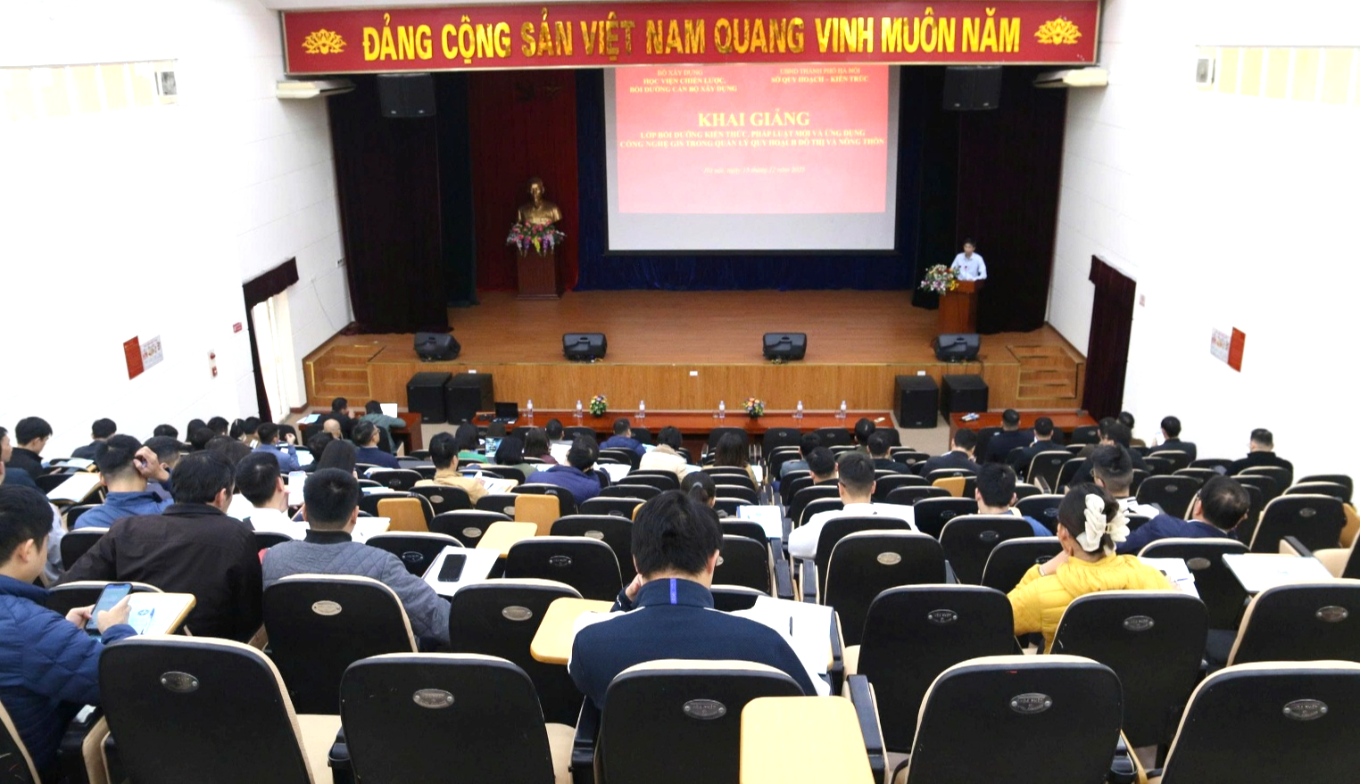 Bồi dưỡng kỹ năng pháp luật quy hoạch và ứng dụng GIS trong quản lý đô thị - nông thôn- Ảnh 2. Bồi dưỡng kỹ năng pháp luật quy hoạch và ứng dụng GIS trong quản lý đô thị - nông thôn- Ảnh 2.