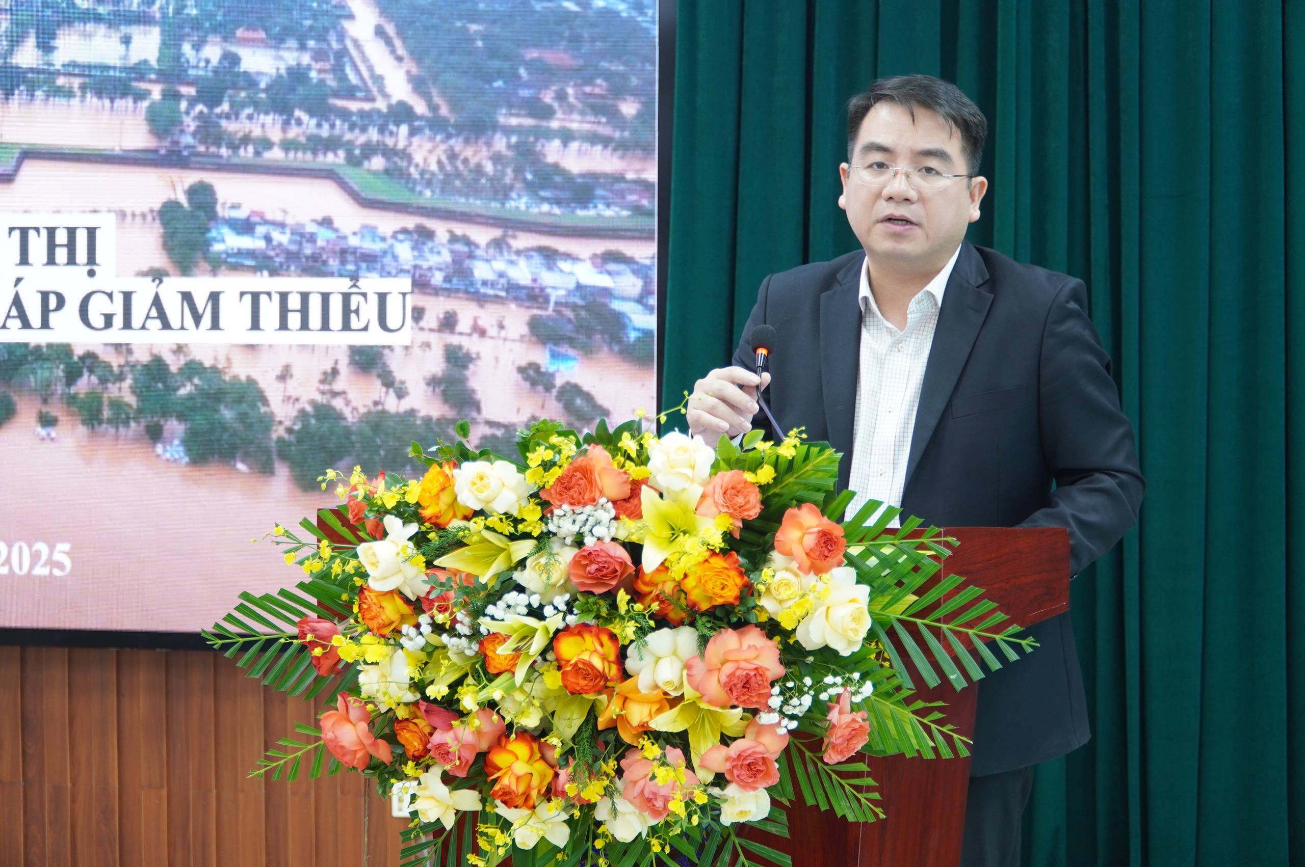 Đến hẹn lại ngập - Ngập úng không còn là “đặc sản” của các thành phố lớn- Ảnh 3.