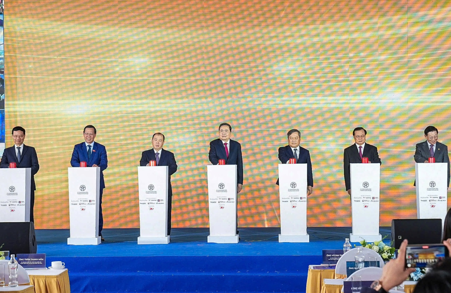 Hà Nội khởi công dự án xây dựng trục Đại lộ cảnh quan sông Hồng- Ảnh 2. C:UsersHPDesktopTường thuật sự kiệnz7342946876152_85f0127d33a63a770479331565eb47d0.jpg