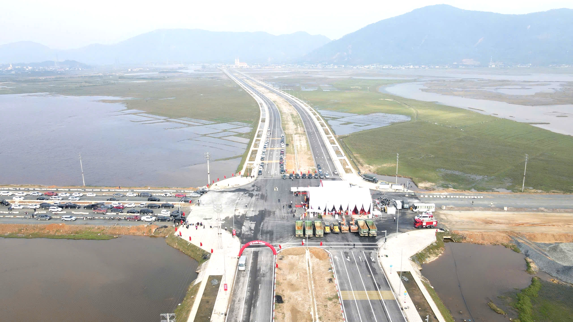 Hà Tĩnh: Gỡ nút thắt giải phóng mặt bằng để tăng tốc dự án ở khu kinh tế Vũng Áng- Ảnh 1.