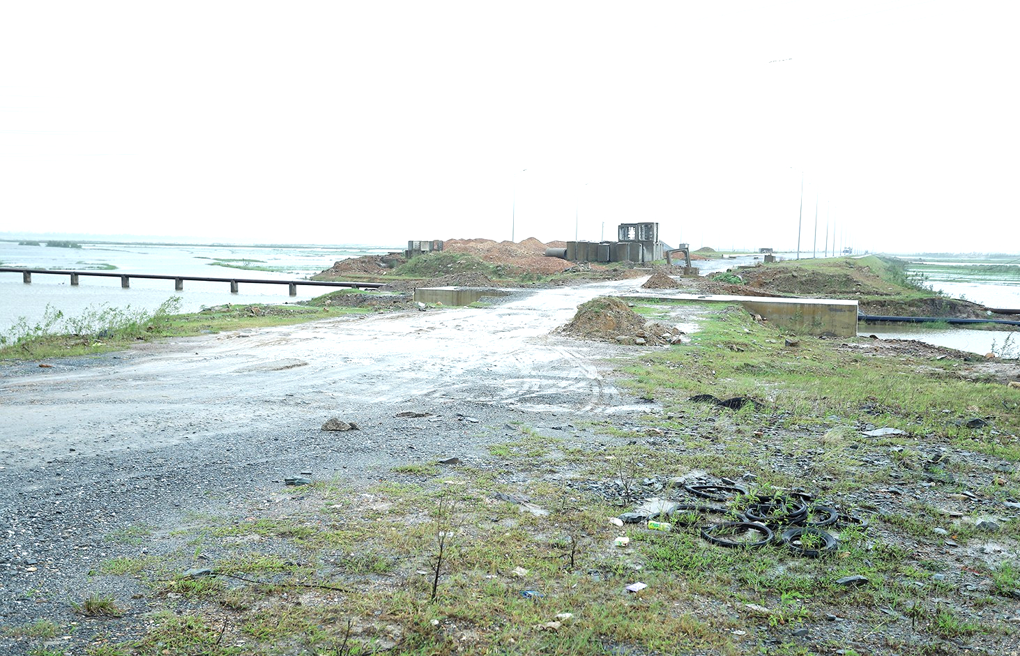 Hà Tĩnh: Gỡ nút thắt giải phóng mặt bằng để tăng tốc dự án ở khu kinh tế Vũng Áng- Ảnh 4.