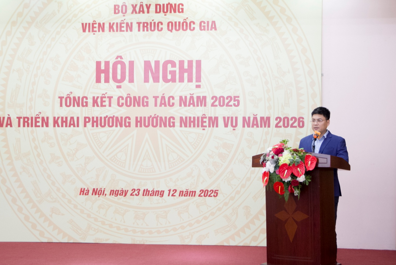 Trưởng Phòng Quản lý khoa học – kỹ thuật và dữ liệu Nguyễn Quốc Hoàng tham luận tại Hội nghị.