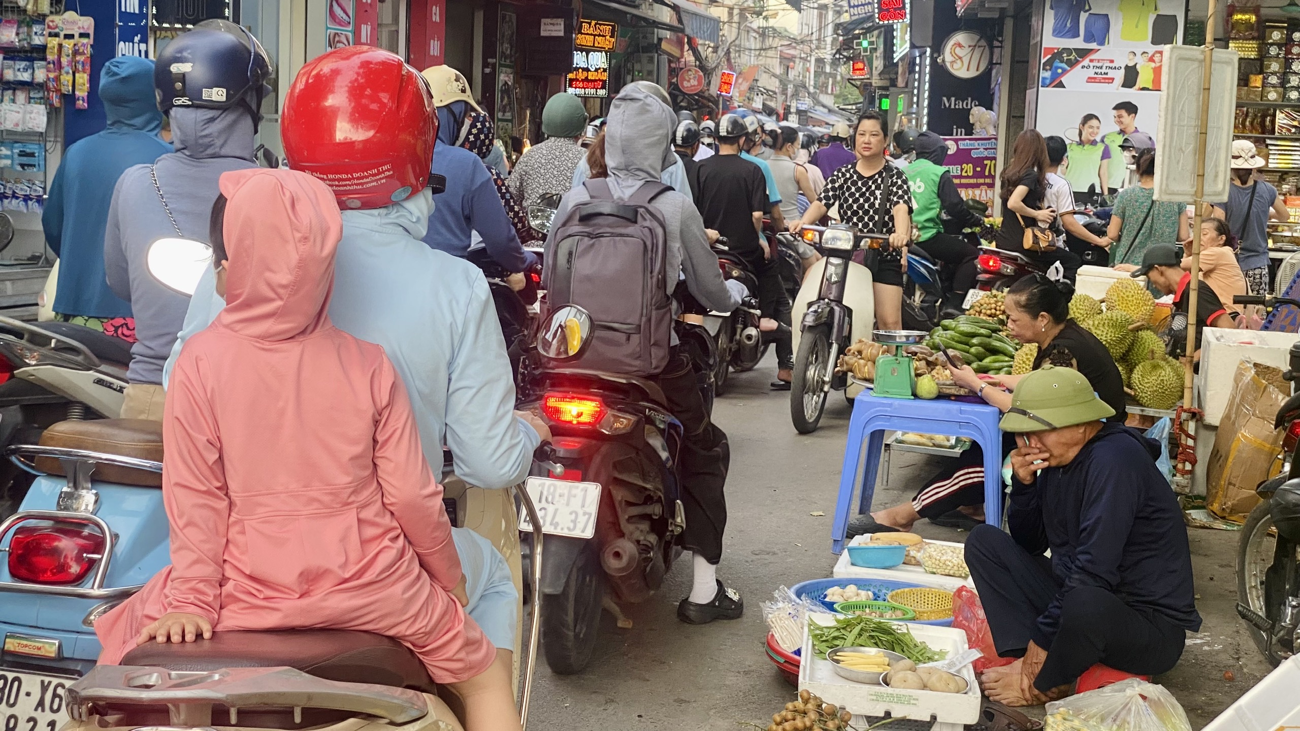 Hà Nội có bao nhiêu chợ cóc, kinh doanh tự phát sẽ bị giải tỏa?- Ảnh 1. Hà Nội có bao nhiêu chợ cóc, kinh doanh tự phát sẽ bị giải tỏa?- Ảnh 1.