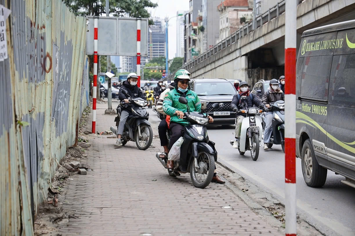 Xây dựng văn hóa giao thông bắt đầu từ ý thức và trách nhiệm của người cầm lái- Ảnh 2.