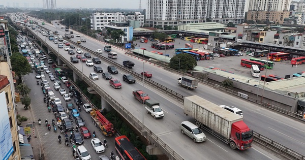 Hà Nội siết hạn chế xe giờ cao điểm: Tránh kẹt, tránh phạt! Nhiều tuyến đường của Hà Nội hạn chế phương tiện hoạt động trong giờ cao điểm
