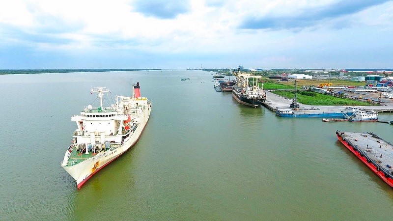 Định An là KKT tổng hợp đa ngành, đa lĩnh vực, bao gồm công nghiệp - thương mại - dịch vụ - du lịch - đô thị ven biển và nông - lâm - ngư nghiệp gắn phát triển năng lượng tái tạo và kinh tế biển.