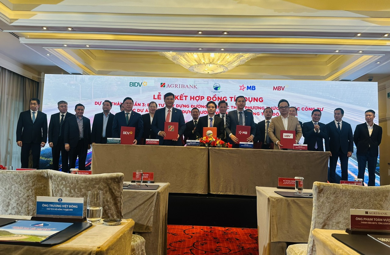 Ký kết hợp đồng tín dụng hơn 25.000 tỷ đồng cho Dự án Vành đai 4 - Vùng Thủ đô- Ảnh 1.