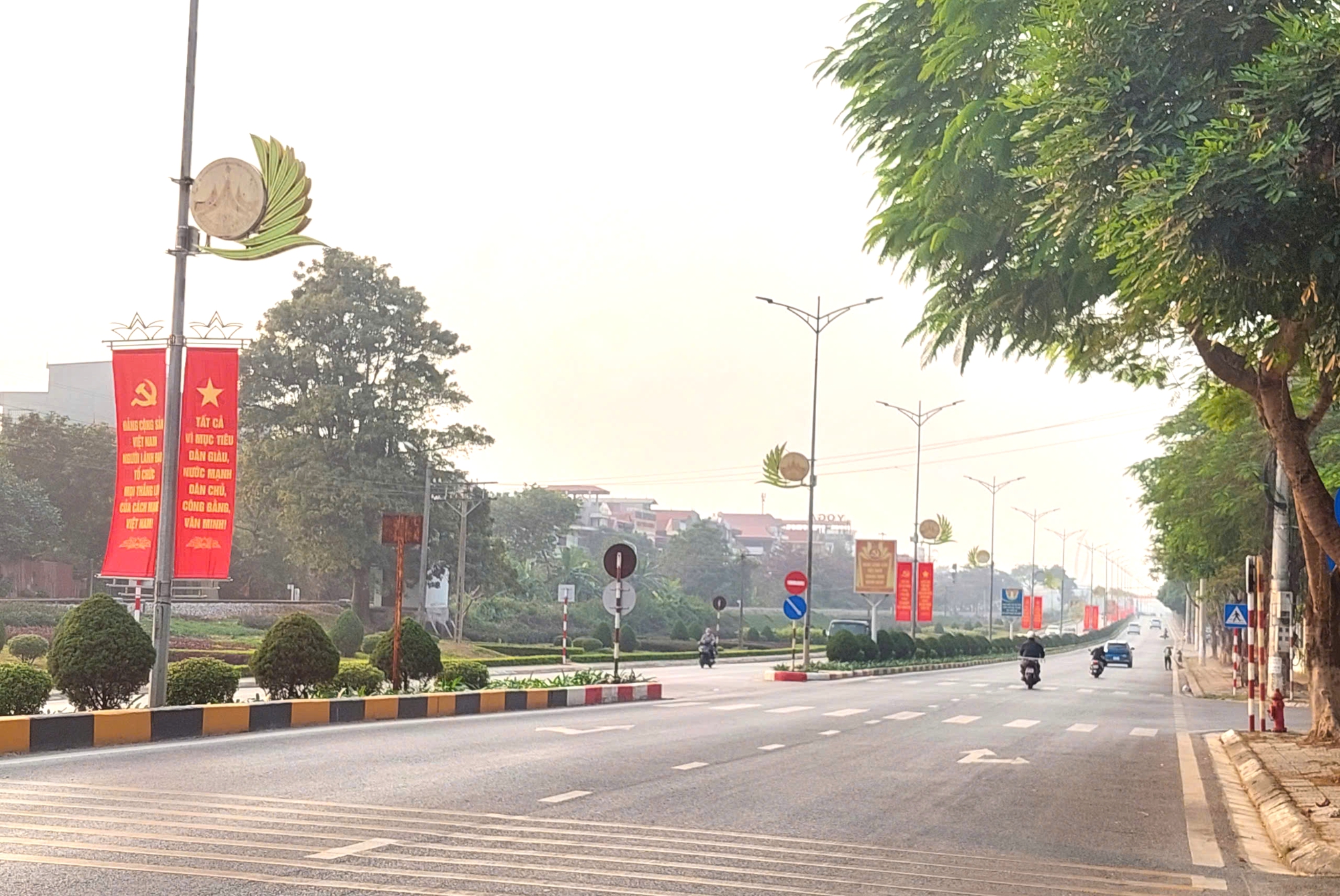 Phú Thọ: Chỉnh trang đô thị tạo khí thế chào mừng Đại hội Đảng toàn quốc lần thứ XIV- Ảnh 6.