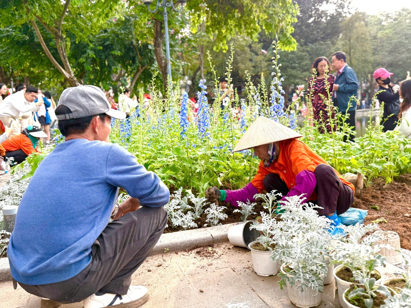 Hà Nội chỉnh trang đô thị, khoác diện mạo mới chào mừng Đại hội Đảng- Ảnh 3.