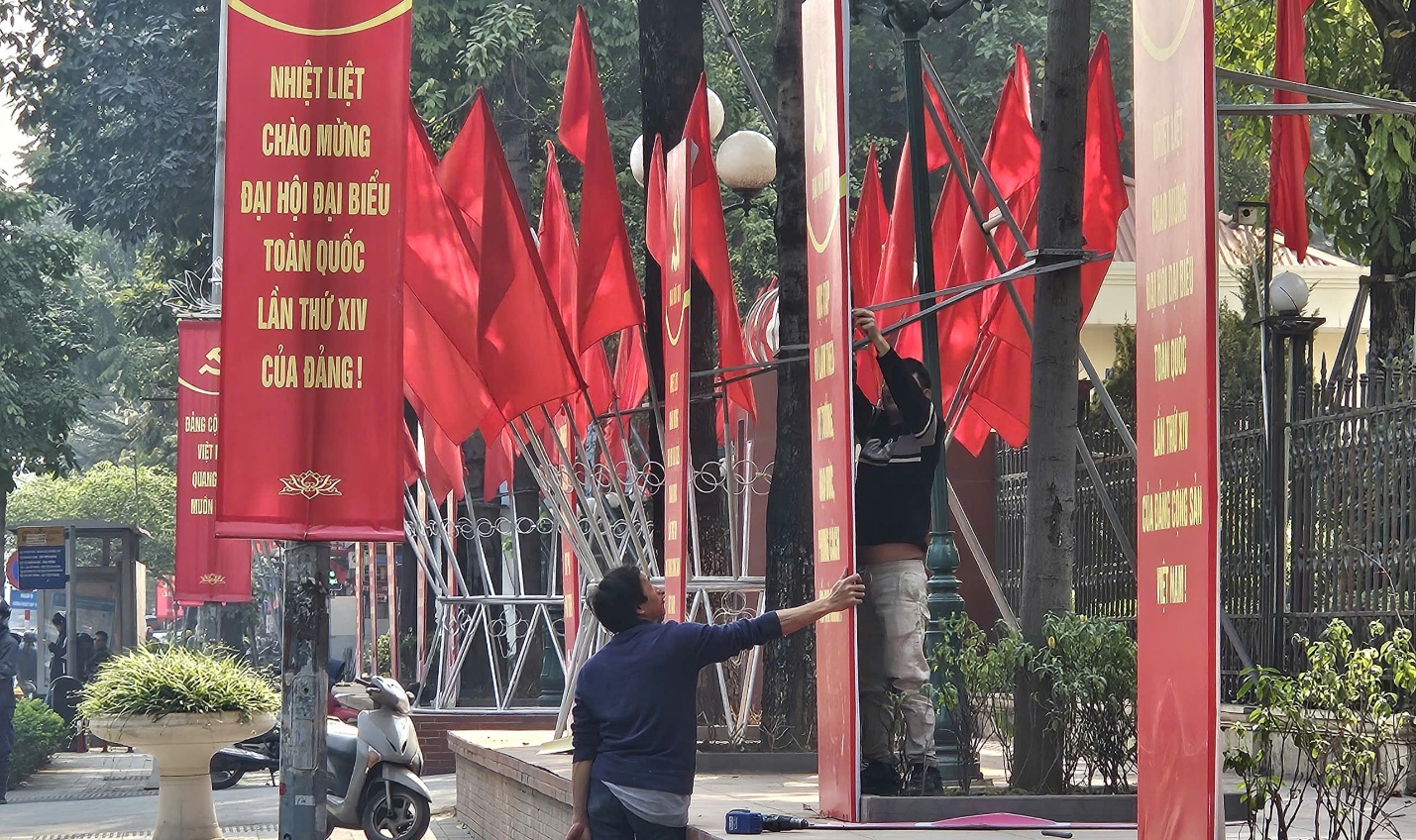 Hà Nội chỉnh trang đô thị, khoác diện mạo mới chào mừng Đại hội Đảng- Ảnh 5.