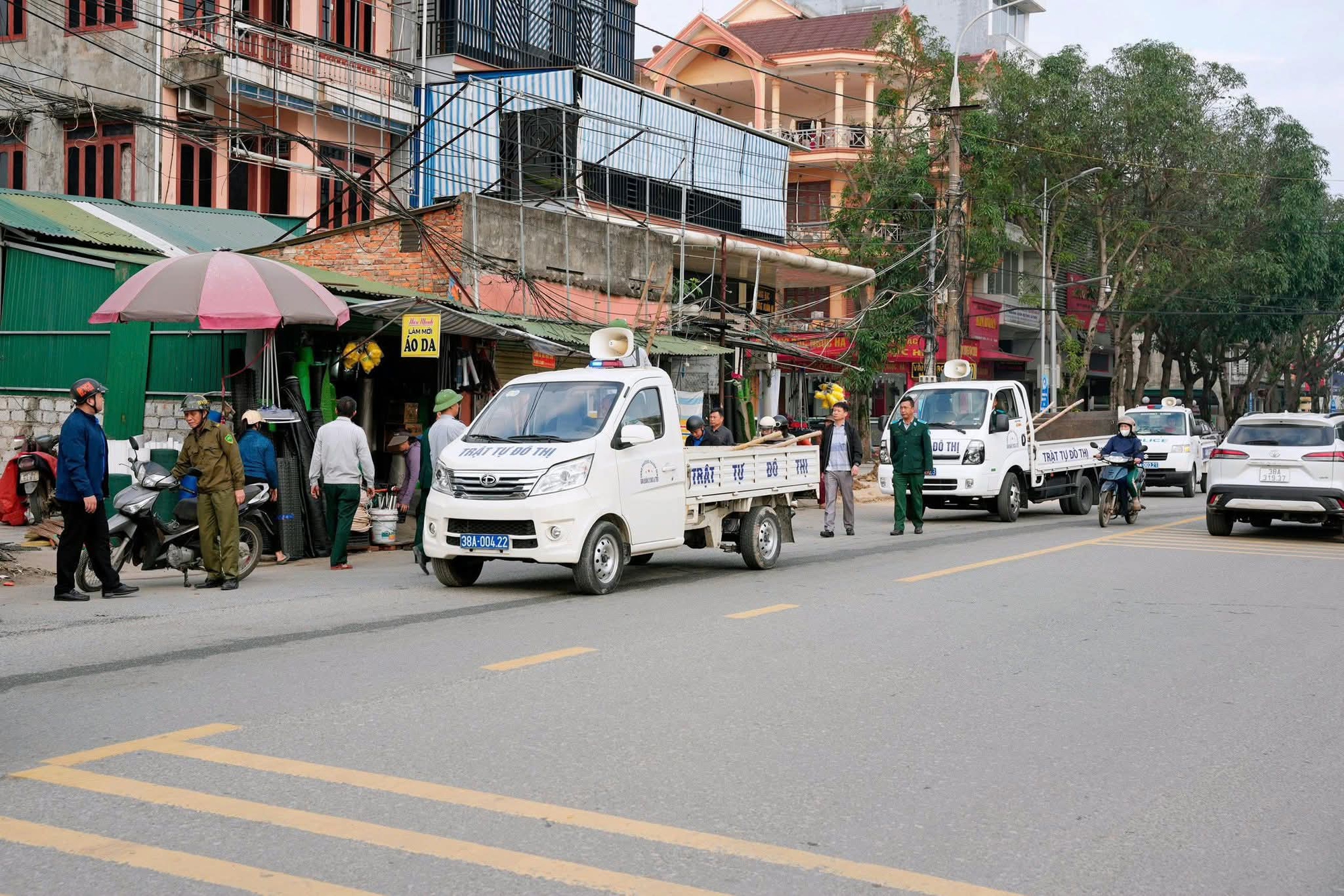 Hà Tĩnh tăng cường lập lại trật tự đô thị, đảm bảo ATGT dịp Tết- Ảnh 4.