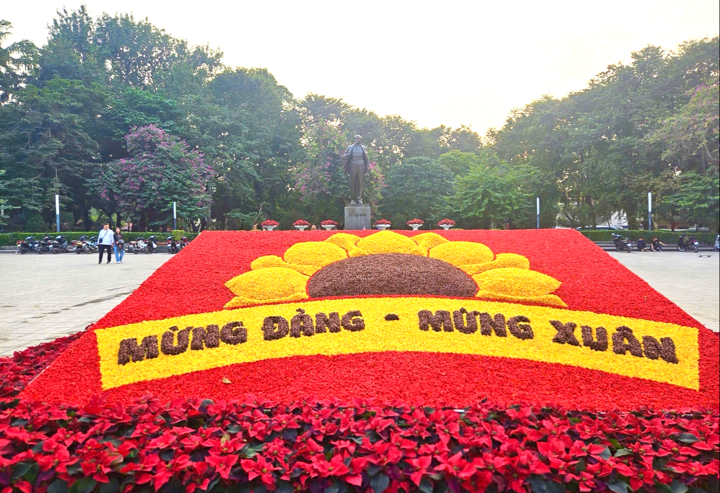 Hà Nội lung linh cờ hoa chào mừng Đại hội Đảng - Ảnh 9.