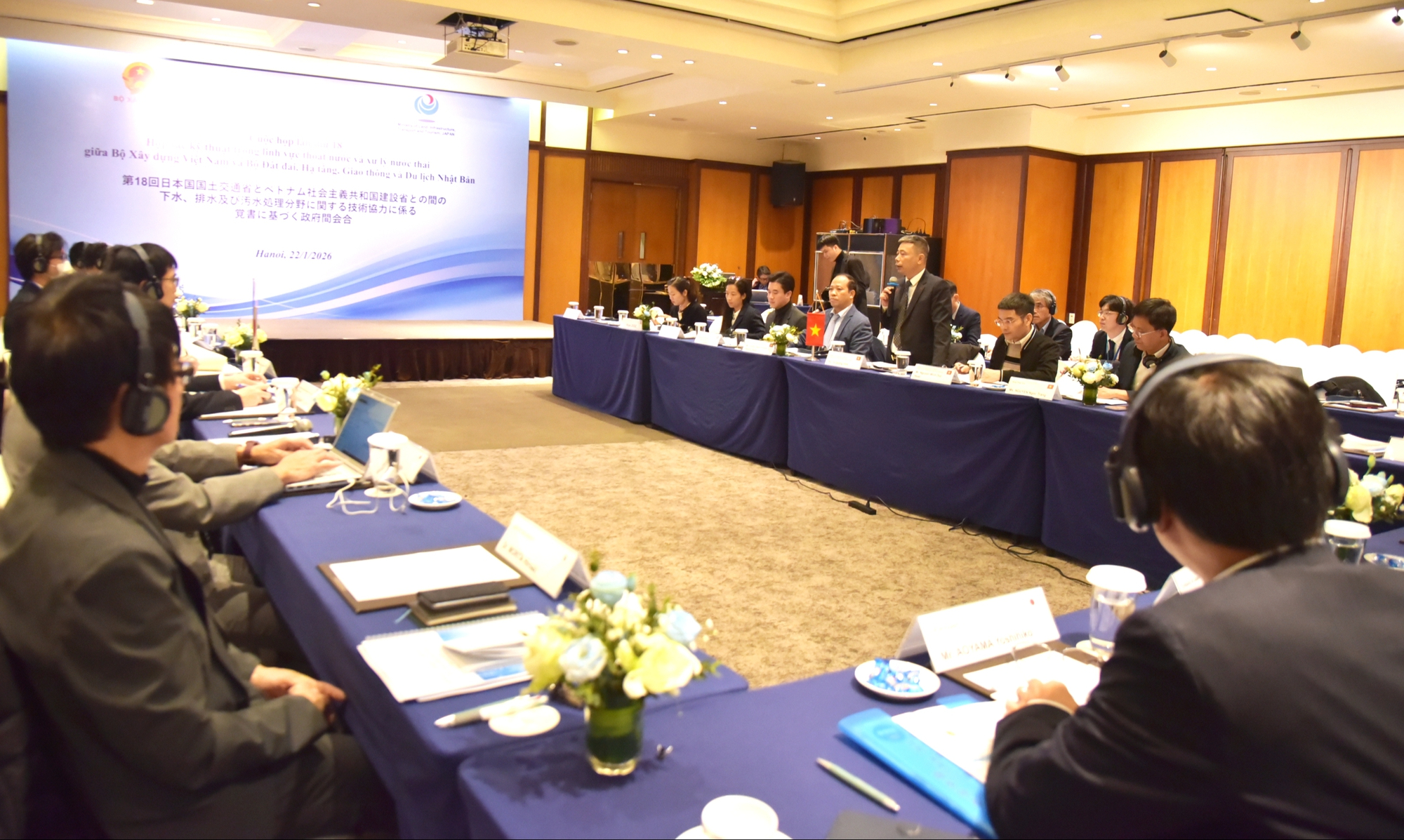 Nhật Bản cam kết hỗ trợ Việt Nam giải quyết ngập úng đô thị- Ảnh 3. Nhật Bản cam kết hỗ trợ Việt Nam giải quyết ngập úng đô thị- Ảnh 3.