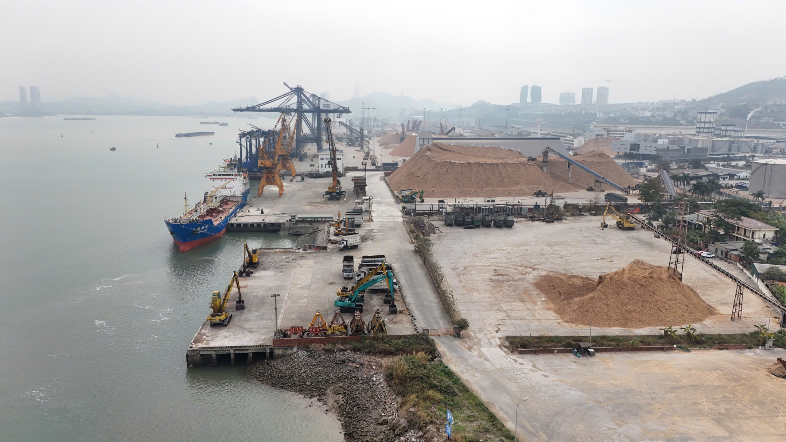 Cận cảnh cảng Cái Lân được Quảng Ninh nghiên cứu chuyển thành cảng du lịch- Ảnh 2.