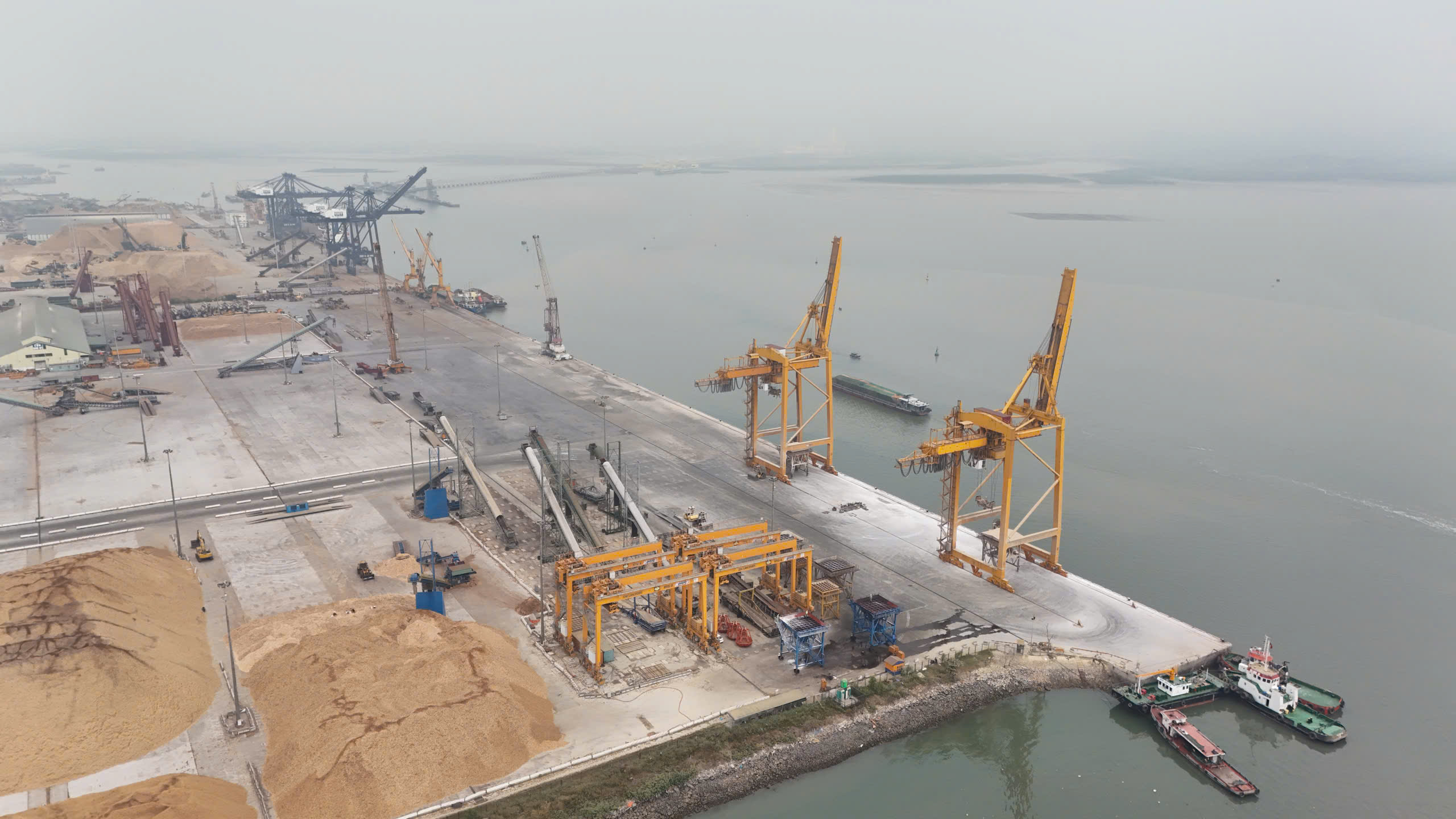 Cận cảnh cảng Cái Lân được Quảng Ninh nghiên cứu chuyển thành cảng du lịch- Ảnh 6.