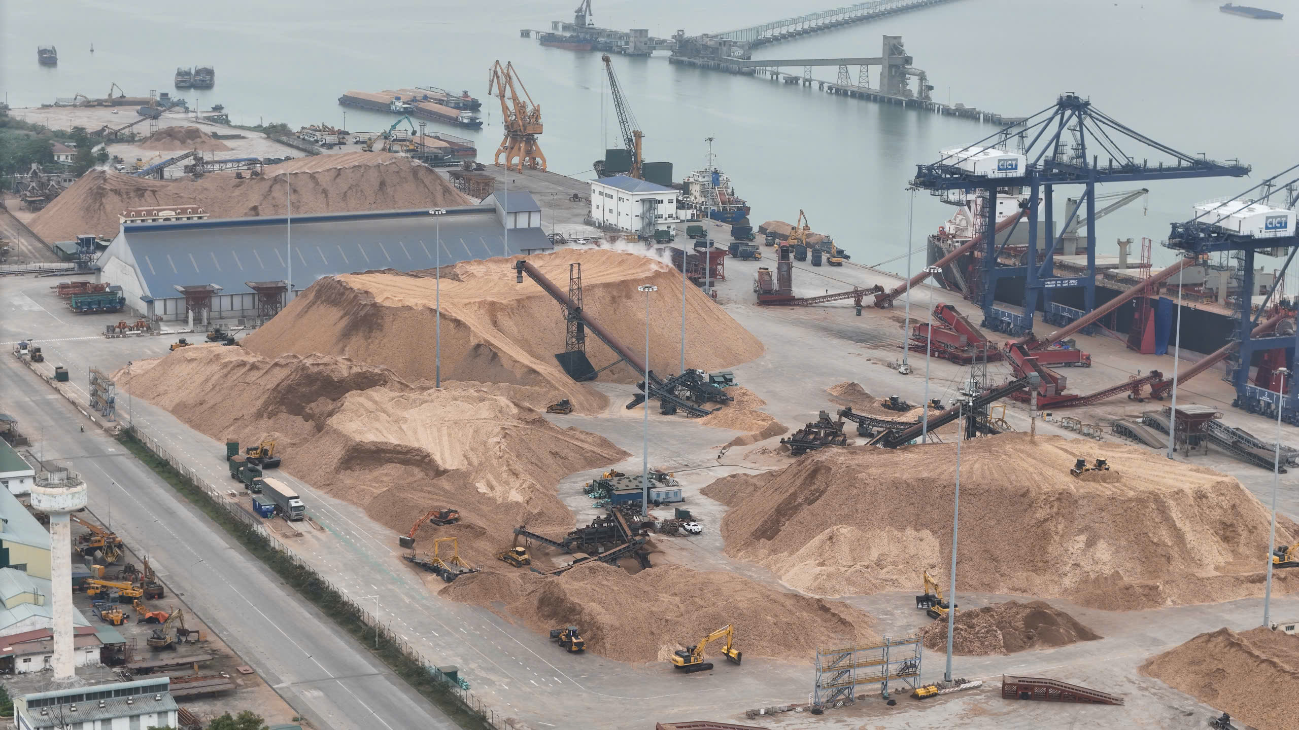 Cận cảnh cảng Cái Lân được Quảng Ninh nghiên cứu chuyển thành cảng du lịch- Ảnh 12.