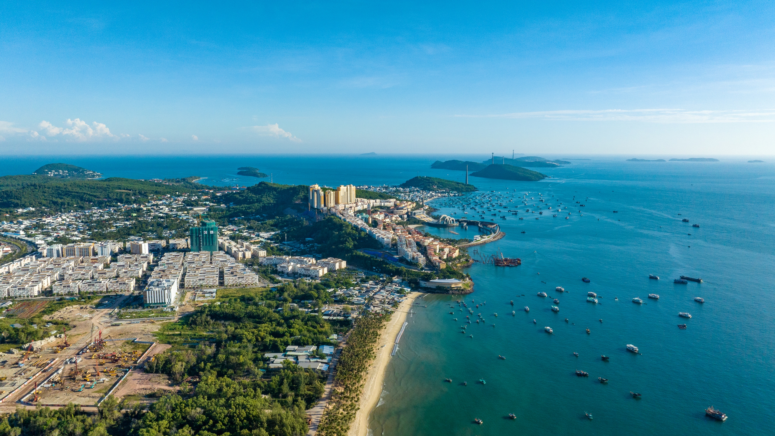 Ngắm các công trình trọng điểm phục vụ APEC đang hình thành ở Phú Quốc- Ảnh 1. Ngắm các công trình trọng điểm phục vụ APEC đang hình thành ở Phú Quốc- Ảnh 1.