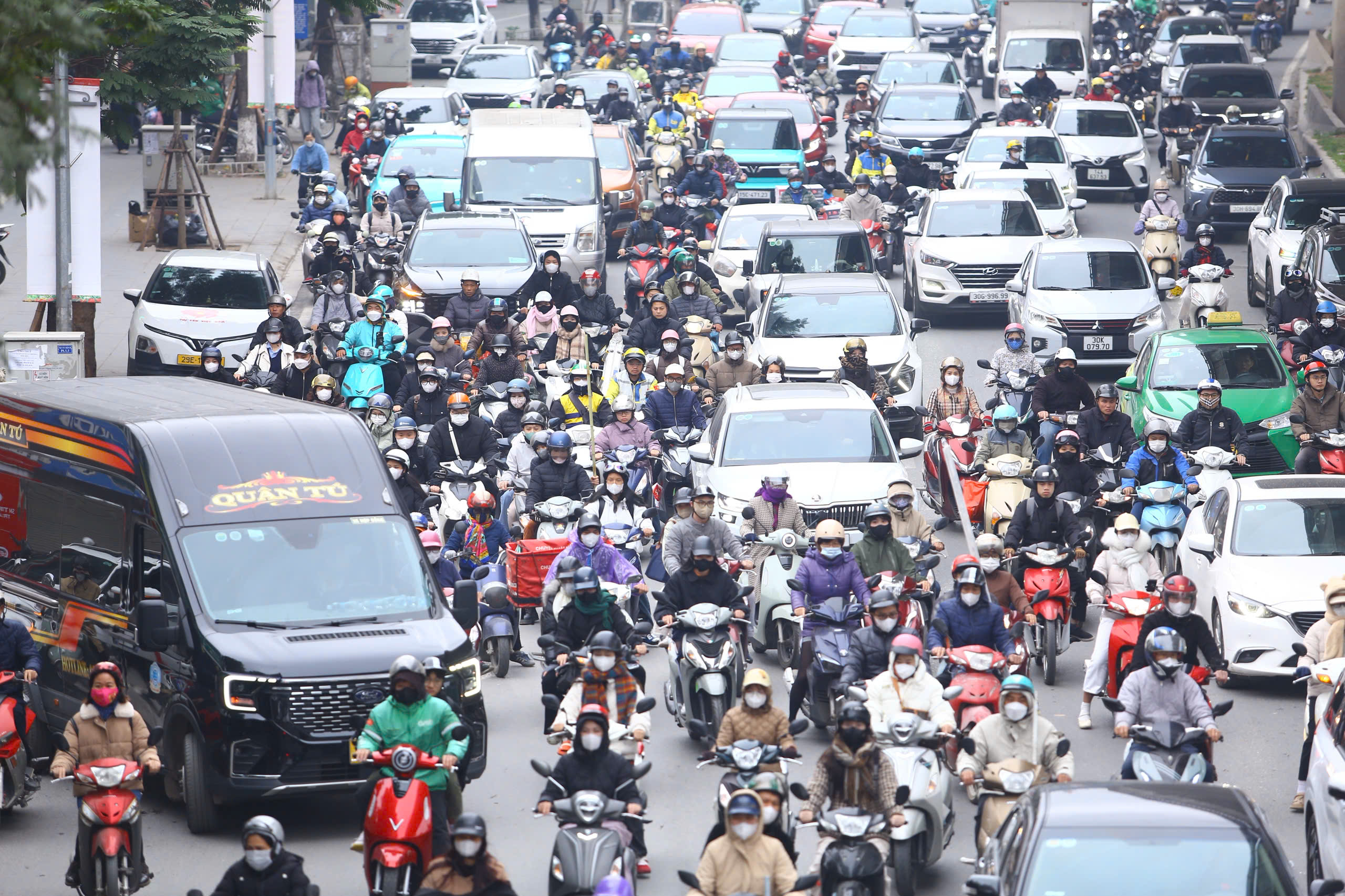 Hà Nội lên phương án xử lý các điểm ùn tắc giao thông- Ảnh 1. Hà Nội lên phương án xử lý các điểm ùn tắc giao thông- Ảnh 1.