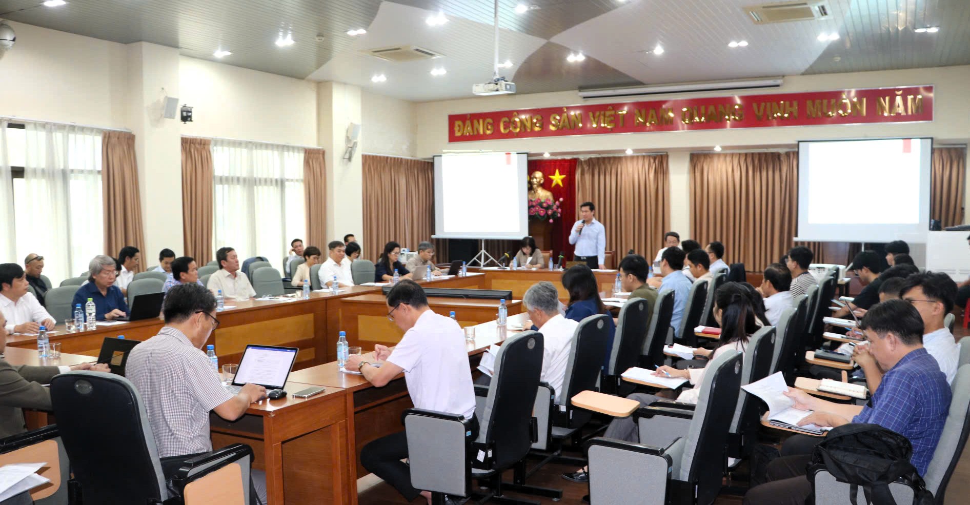 Bộ Xây dựng kịp thời phổ biến các quy định pháp luật mới về phân loại và phát triển đô thị- Ảnh 3. Bộ Xây dựng kịp thời phổ biến các quy định pháp luật mới về phân loại và phát triển đô thị- Ảnh 3.